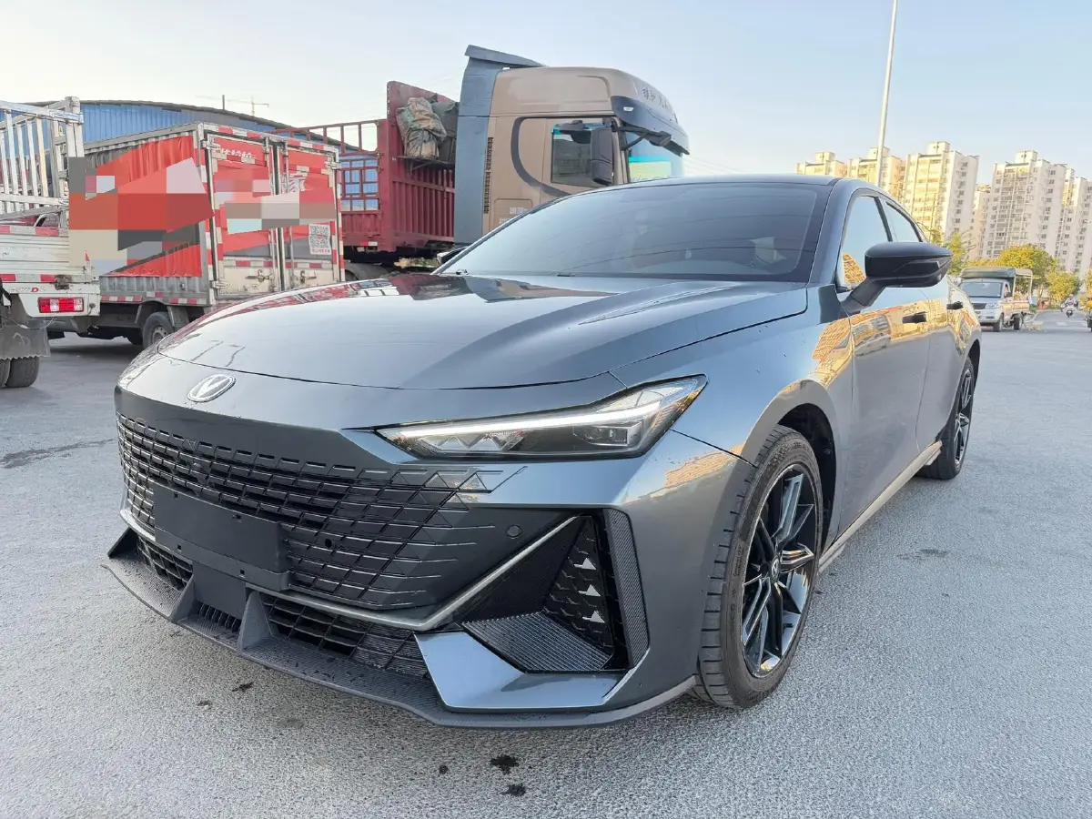 2023 ChangAn UNI-V 1.5T 188HP L4 7DCT