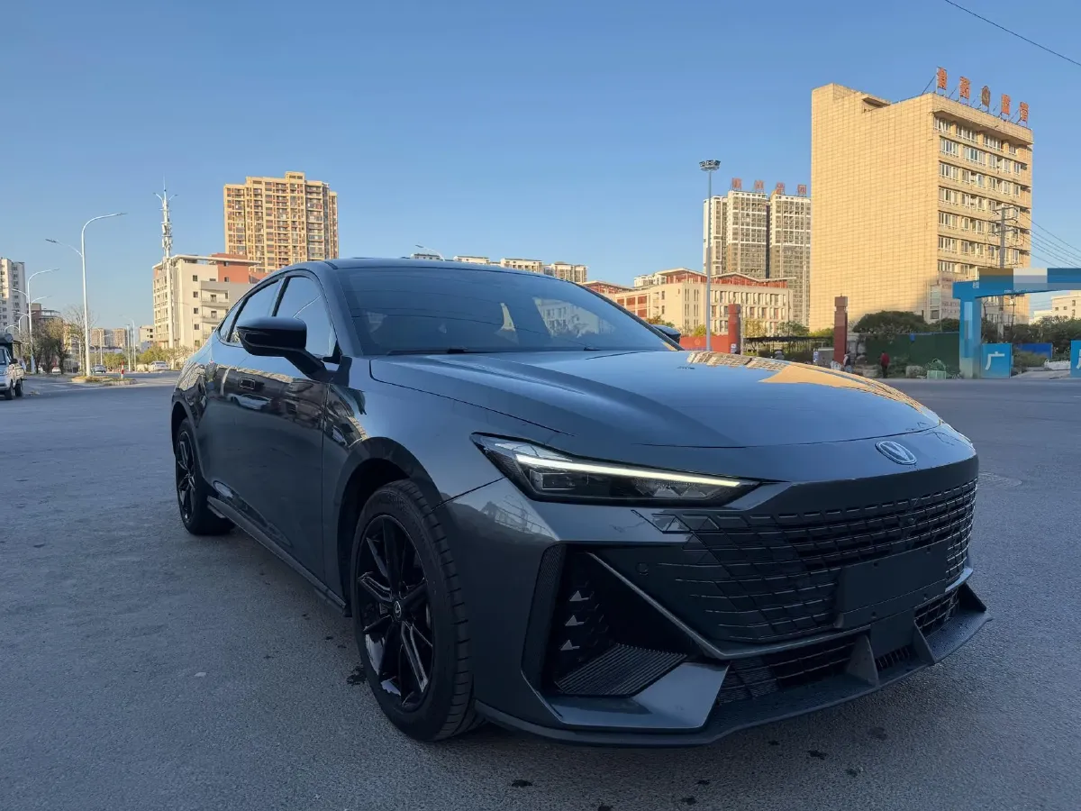 2023 ChangAn UNI-V 1.5T 188HP L4 7DCT,autocango,china used car exporter,china ev exporter,chinese used car exporter,chinese used ev exporter