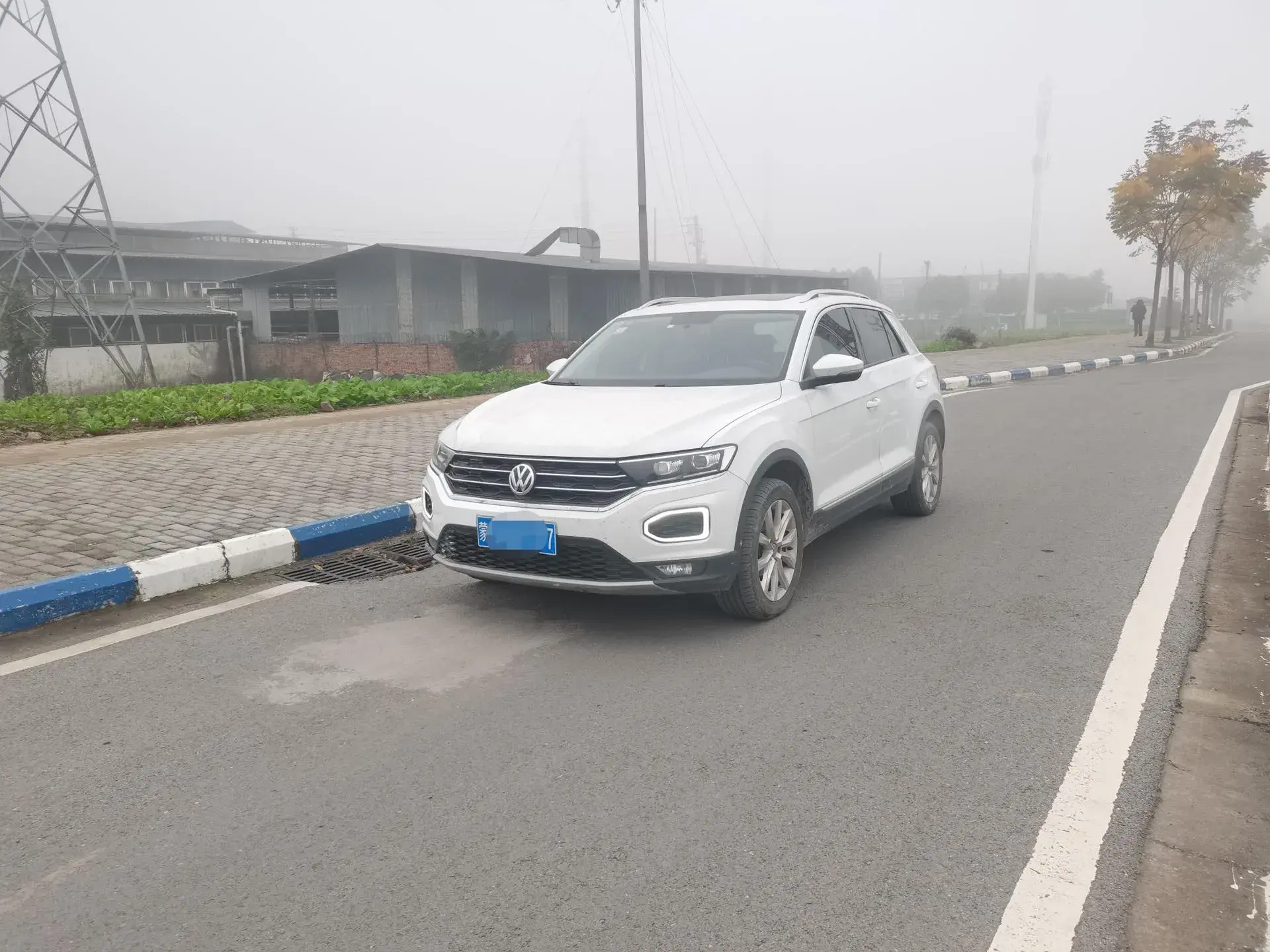 2021 VOLKSWAGEN T-ROC view 1