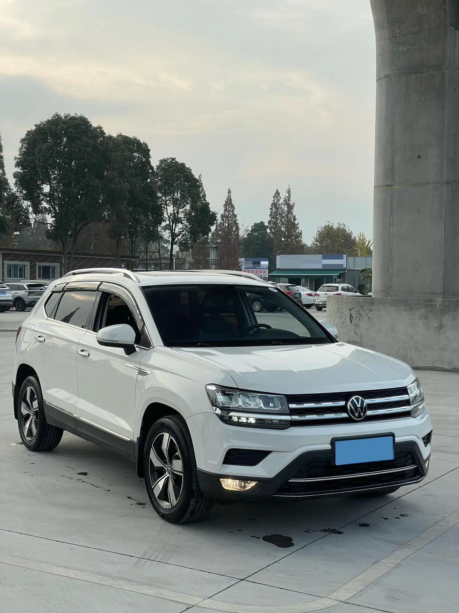 2021 VOLKSWAGEN THARU thumbnail 2