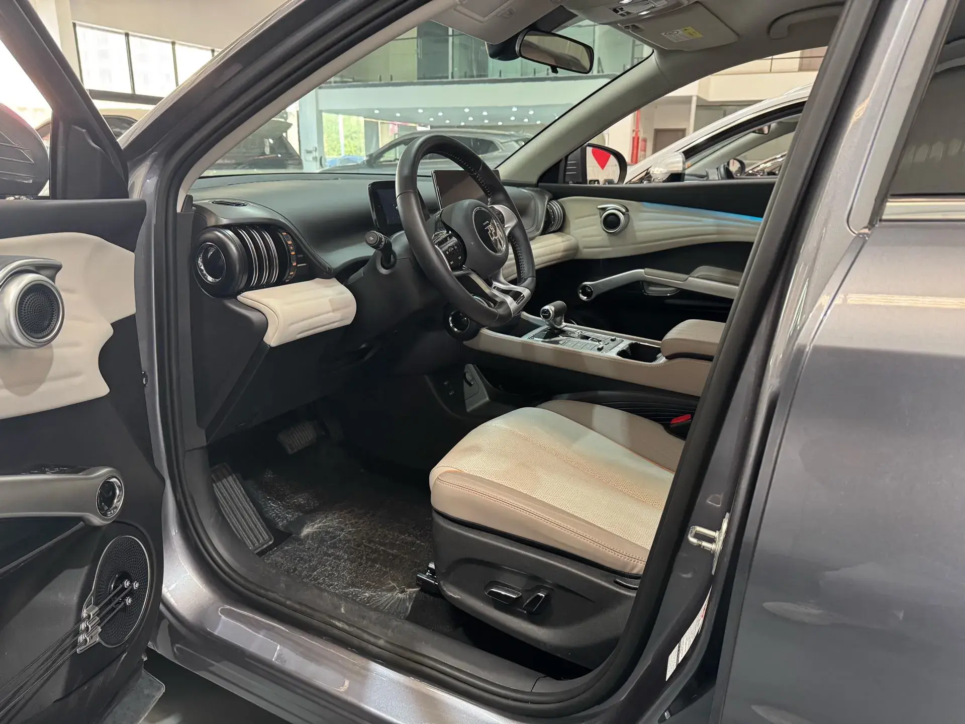 2023 BYD YUAN thumbnail 4