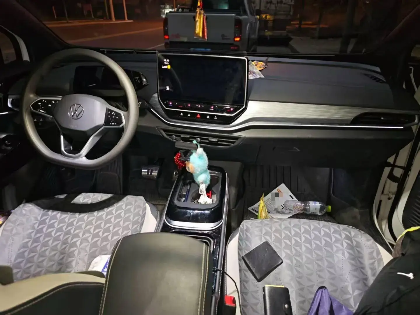 2024 VOLKSWAGEN ID.4 thumbnail 4