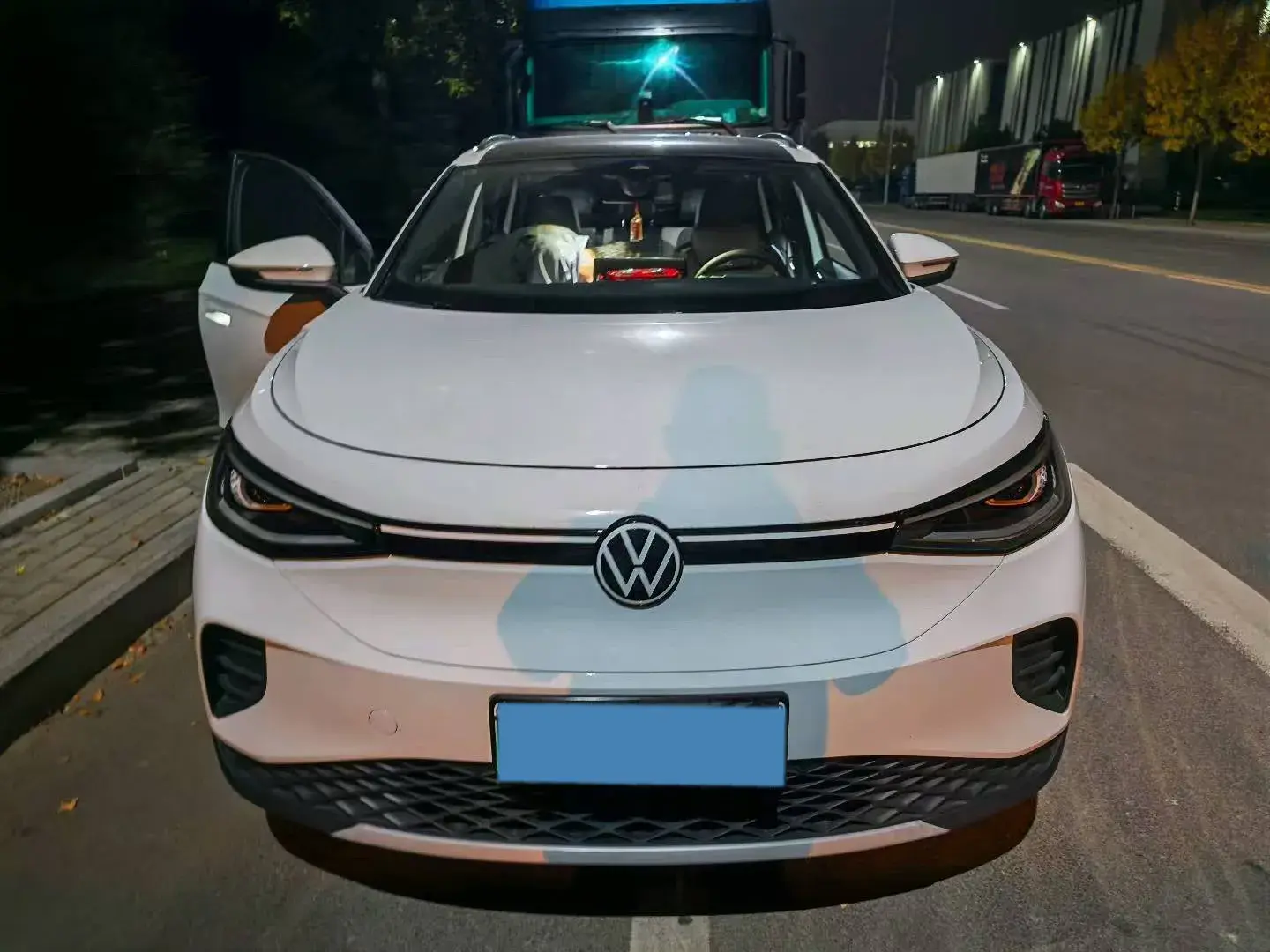 2024 VOLKSWAGEN ID.4 thumbnail 2