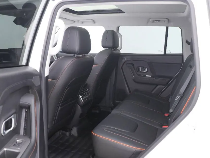 2025 Jetour Freeman 2.0T 254HP L4 8AT,autocango,china used car exporter,china ev exporter,chinese used car exporter,chinese used ev exporter