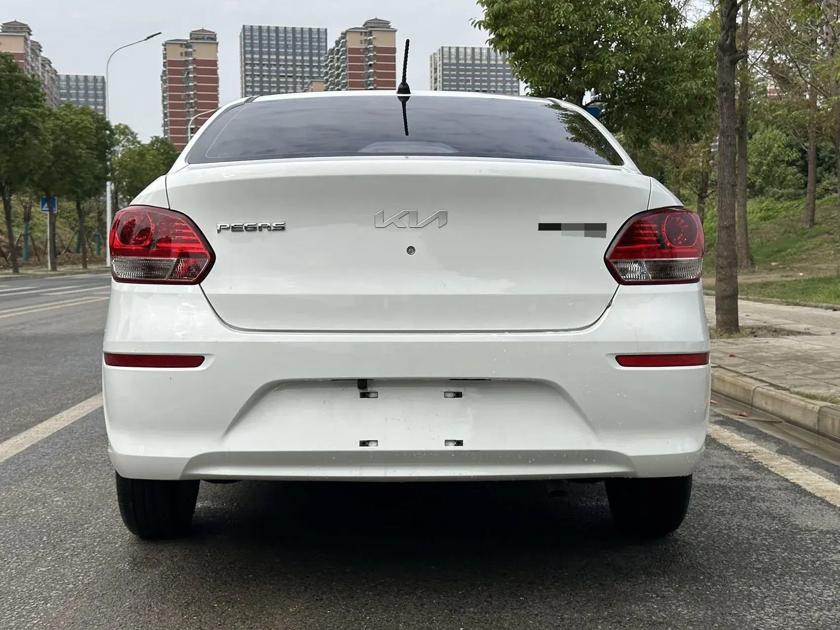 2020 KIA PEGAS thumbnail 4