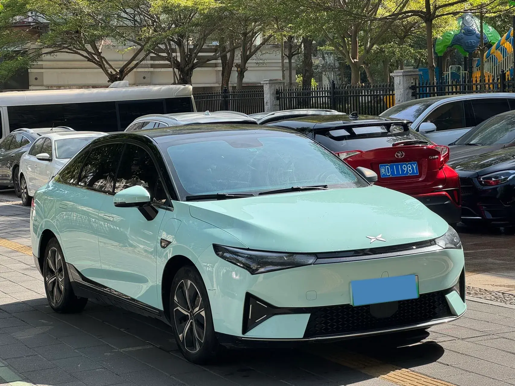 2021 XPENG P5 thumbnail 3