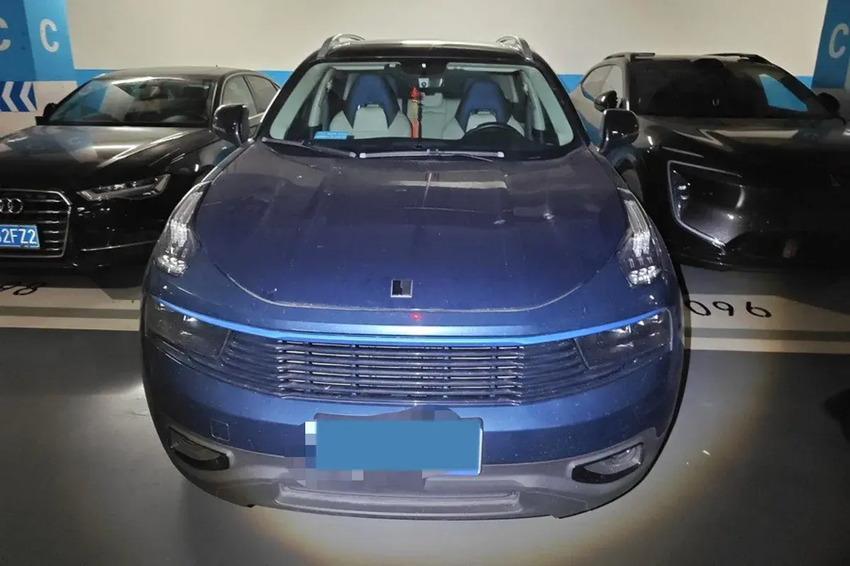 2017 LYNK&CO 01 thumbnail 2