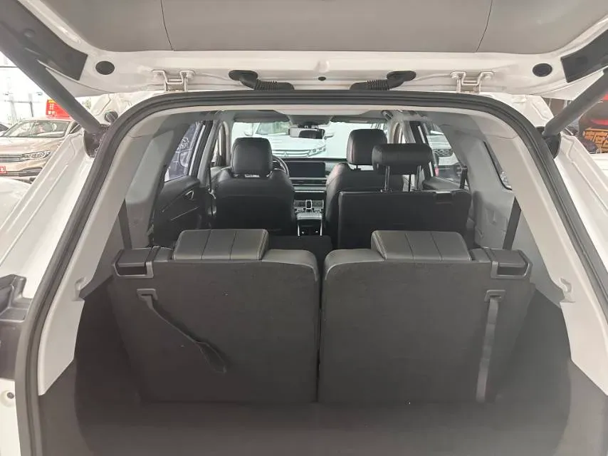 2021 Chery Tiggo 8 Plus 1.6T 197HP L4 7DCT,autocango,china used car exporter,china ev exporter,chinese used car exporter,chinese used ev exporter