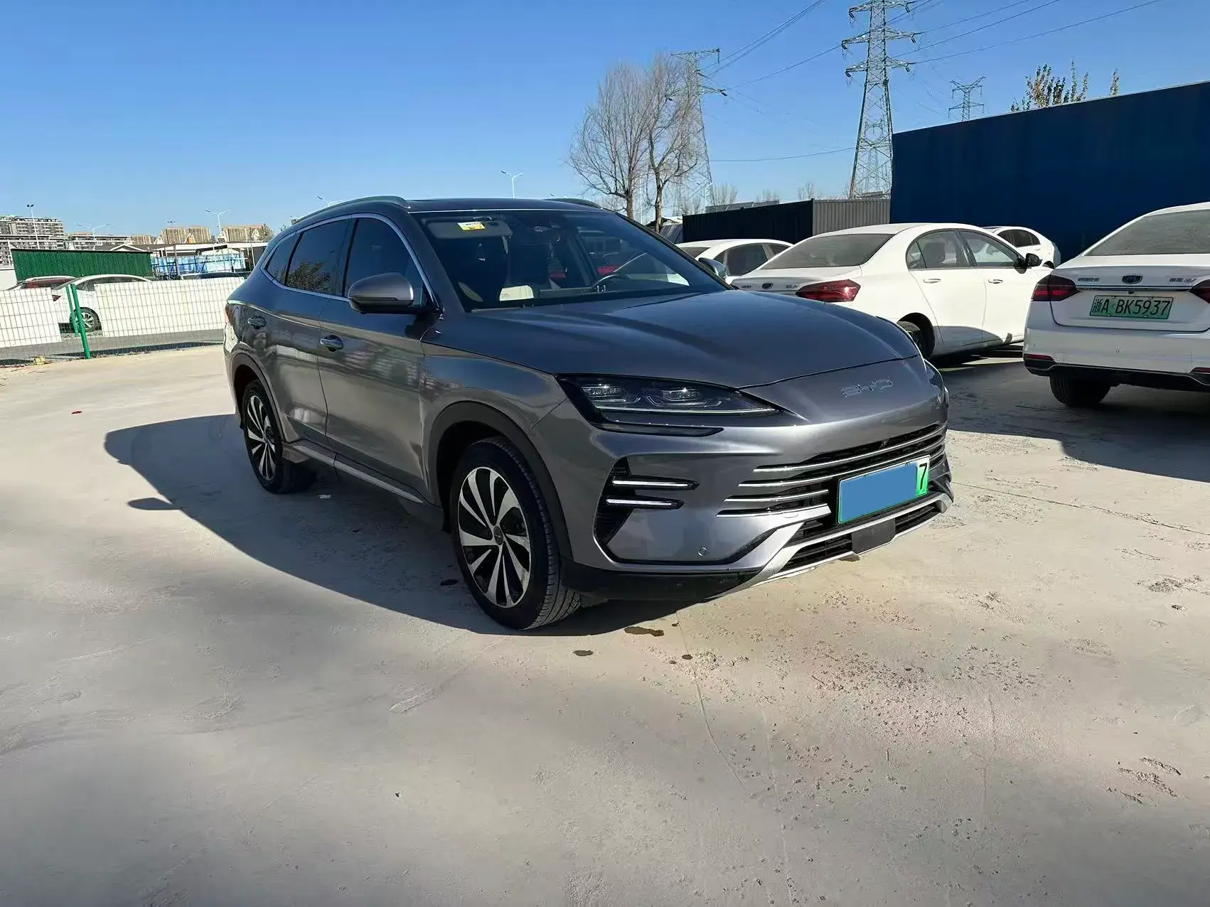 2023 BYD SONG thumbnail 3