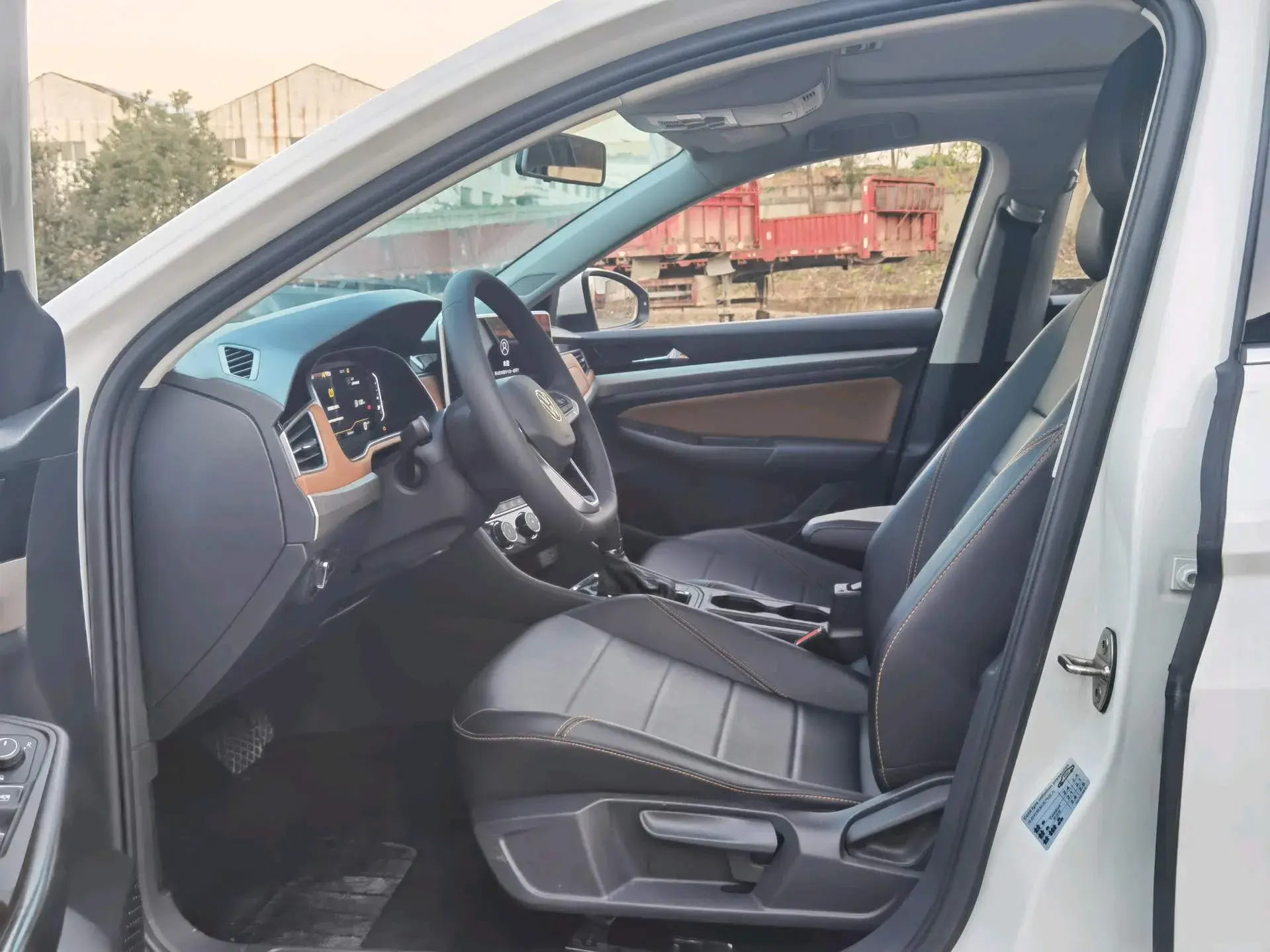 2023 VOLKSWAGEN BORA thumbnail 2