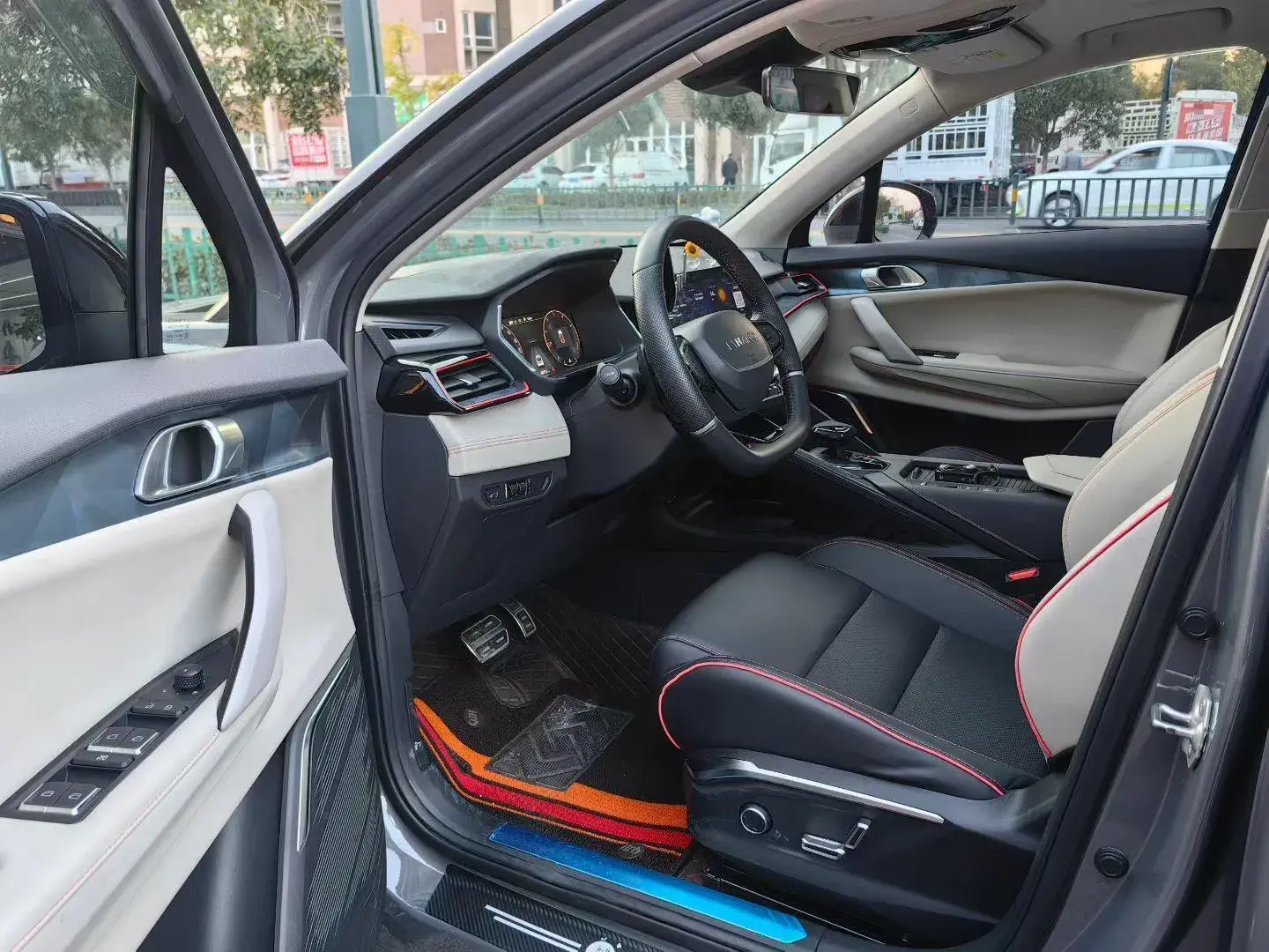 2020 LYNK&CO 06 thumbnail 4