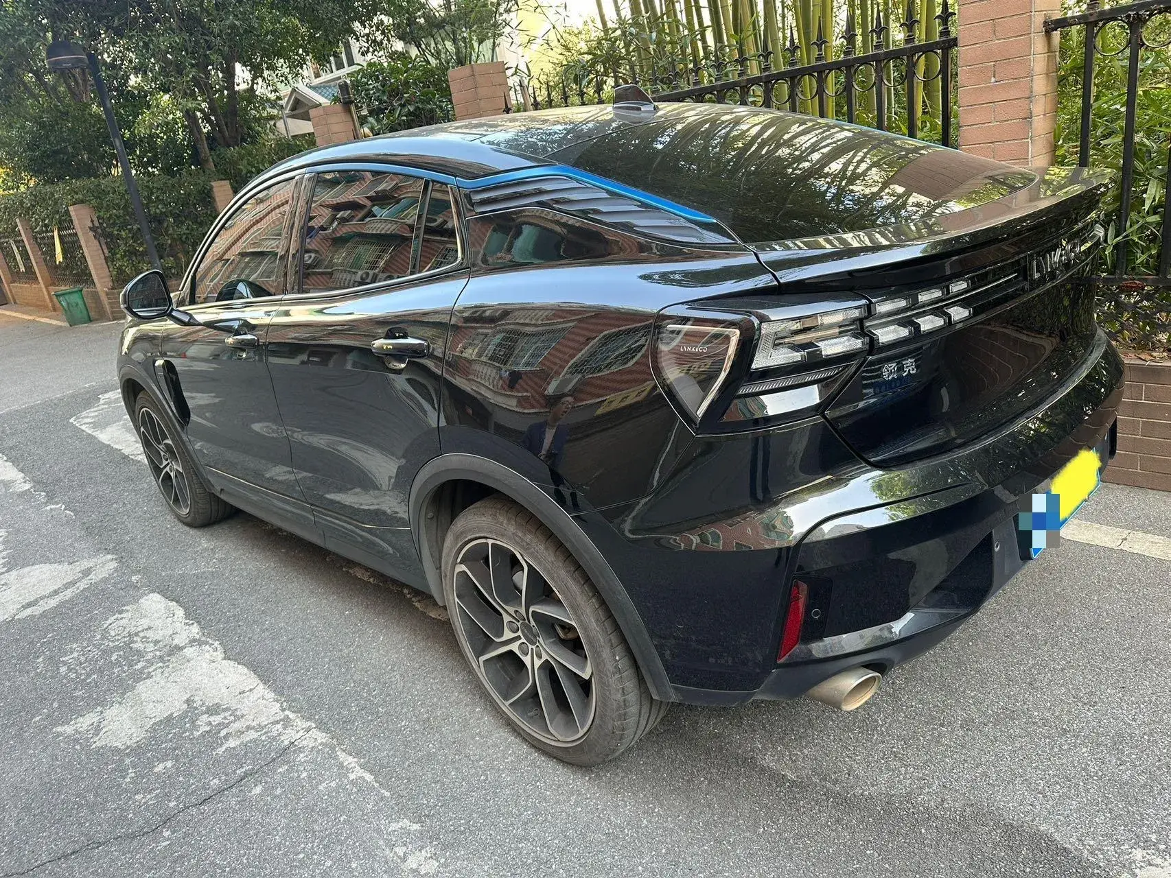 2020 LYNK&CO 05 thumbnail 3