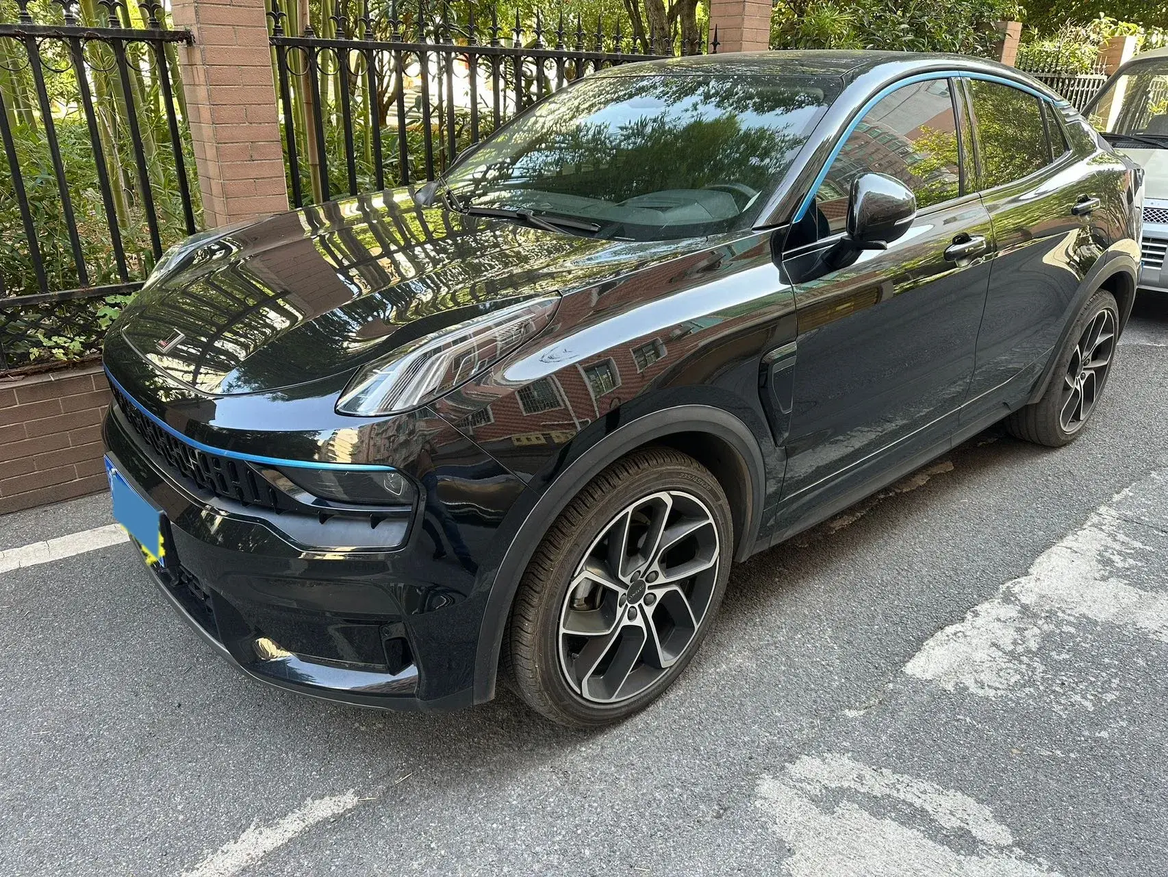 2020 LYNK&CO 05 view 1