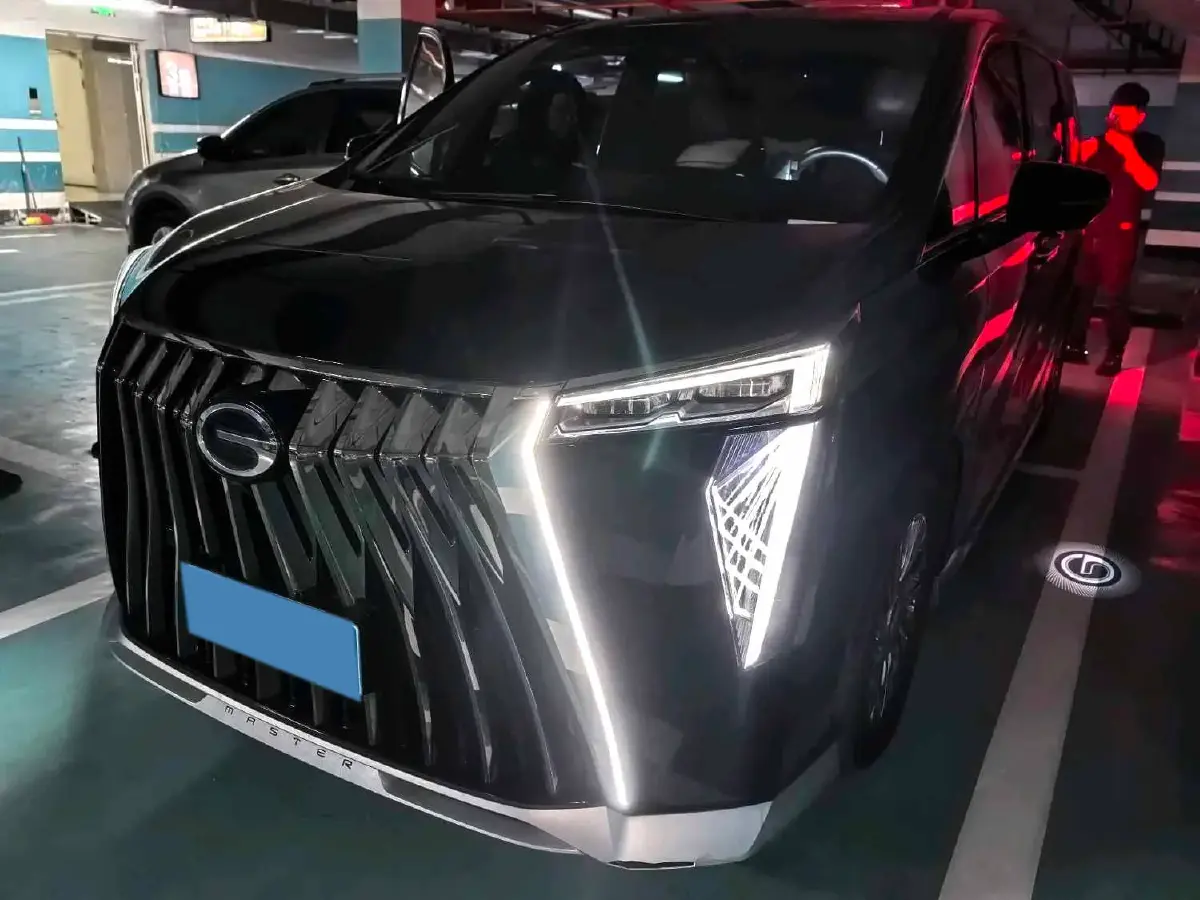 2023 GAC Trumpchi M8 2.0T 190HP L4 E-CVT Hybrid