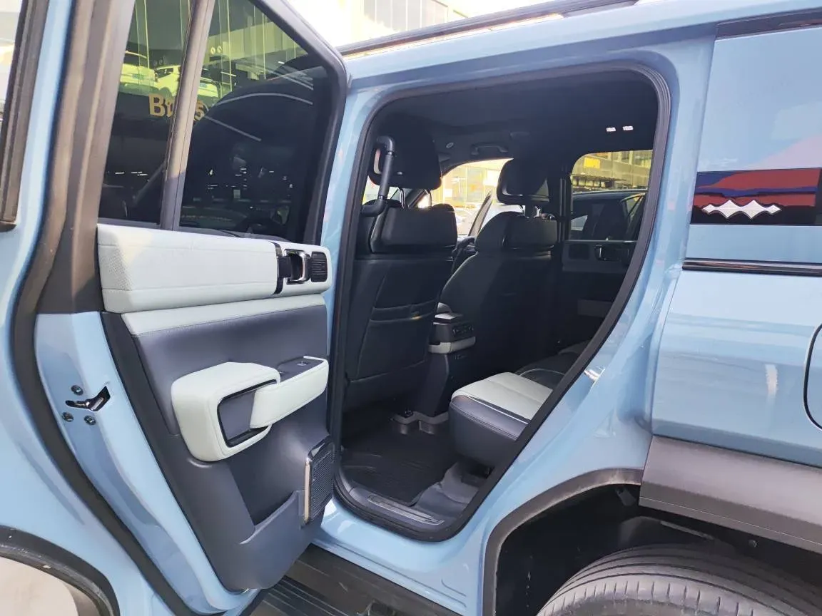 2023 FangChengBao Bao 5 1.5T 194HP L4 E-CVT PHEV 31.8KWH,autocango,china used car exporter,china ev exporter,chinese used car exporter,chinese used ev exporter