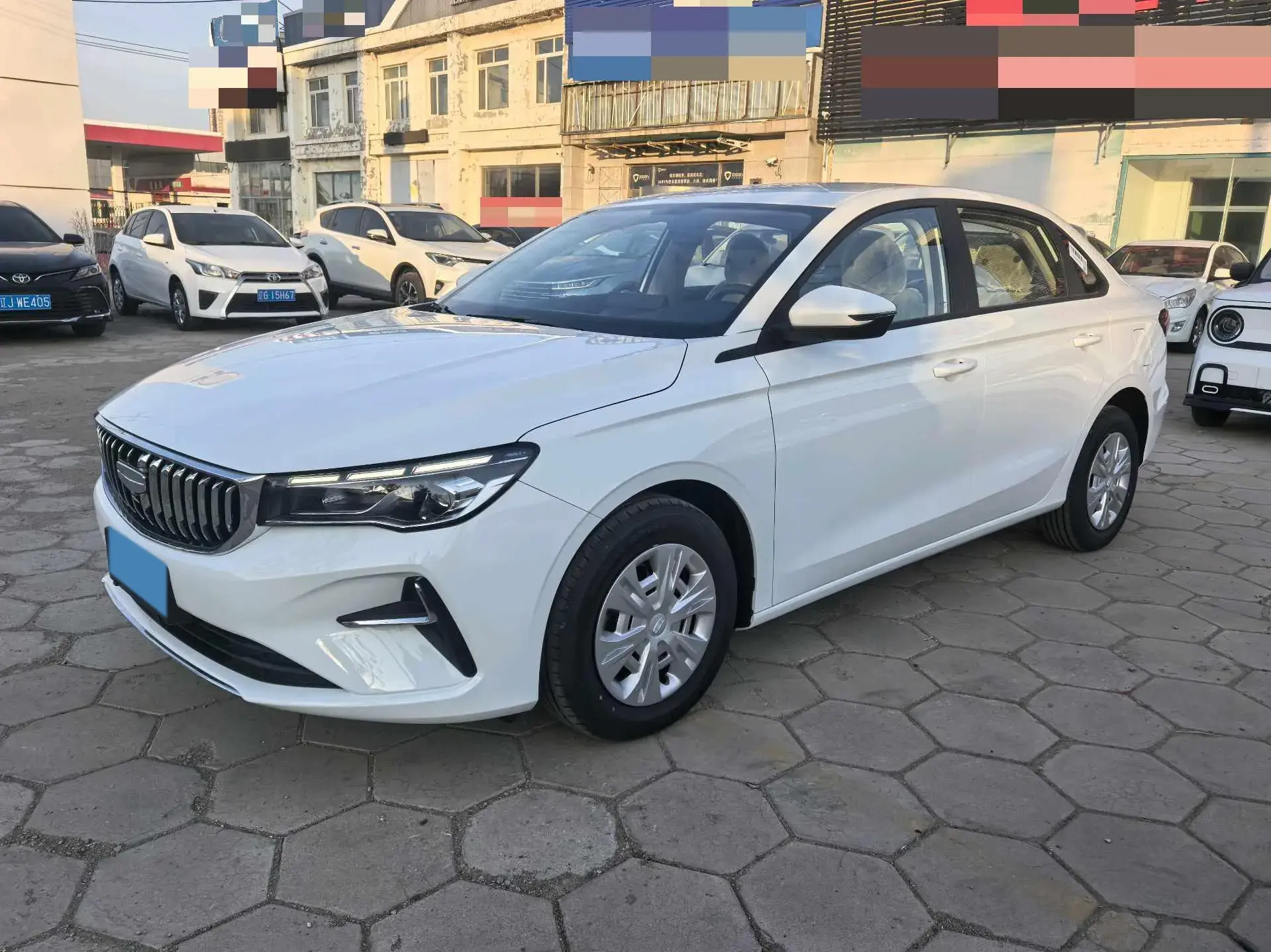 2025 GEELY EMGRAND view 1