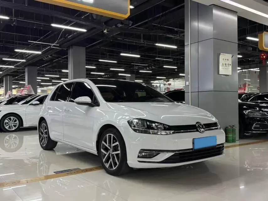 2020 VOLKSWAGEN GOLF thumbnail 3