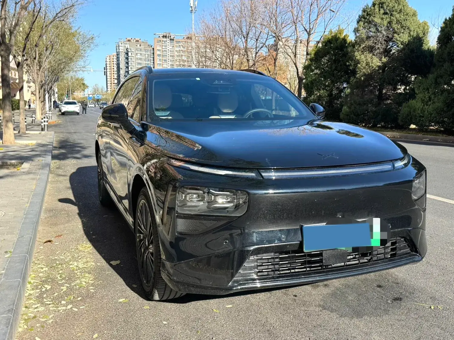 2025 XPENG G9 thumbnail 3