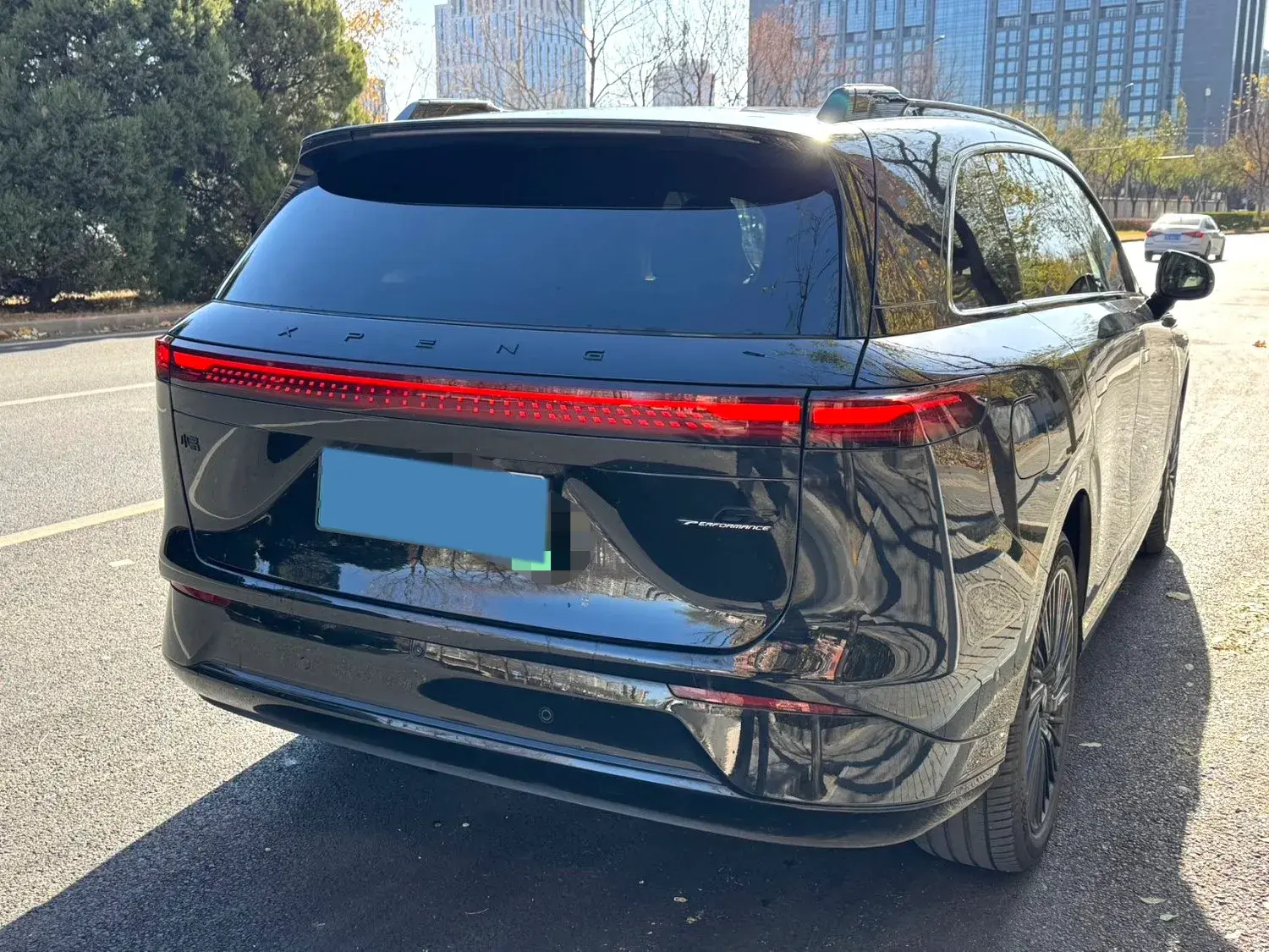 2025 XPENG G9 thumbnail 4
