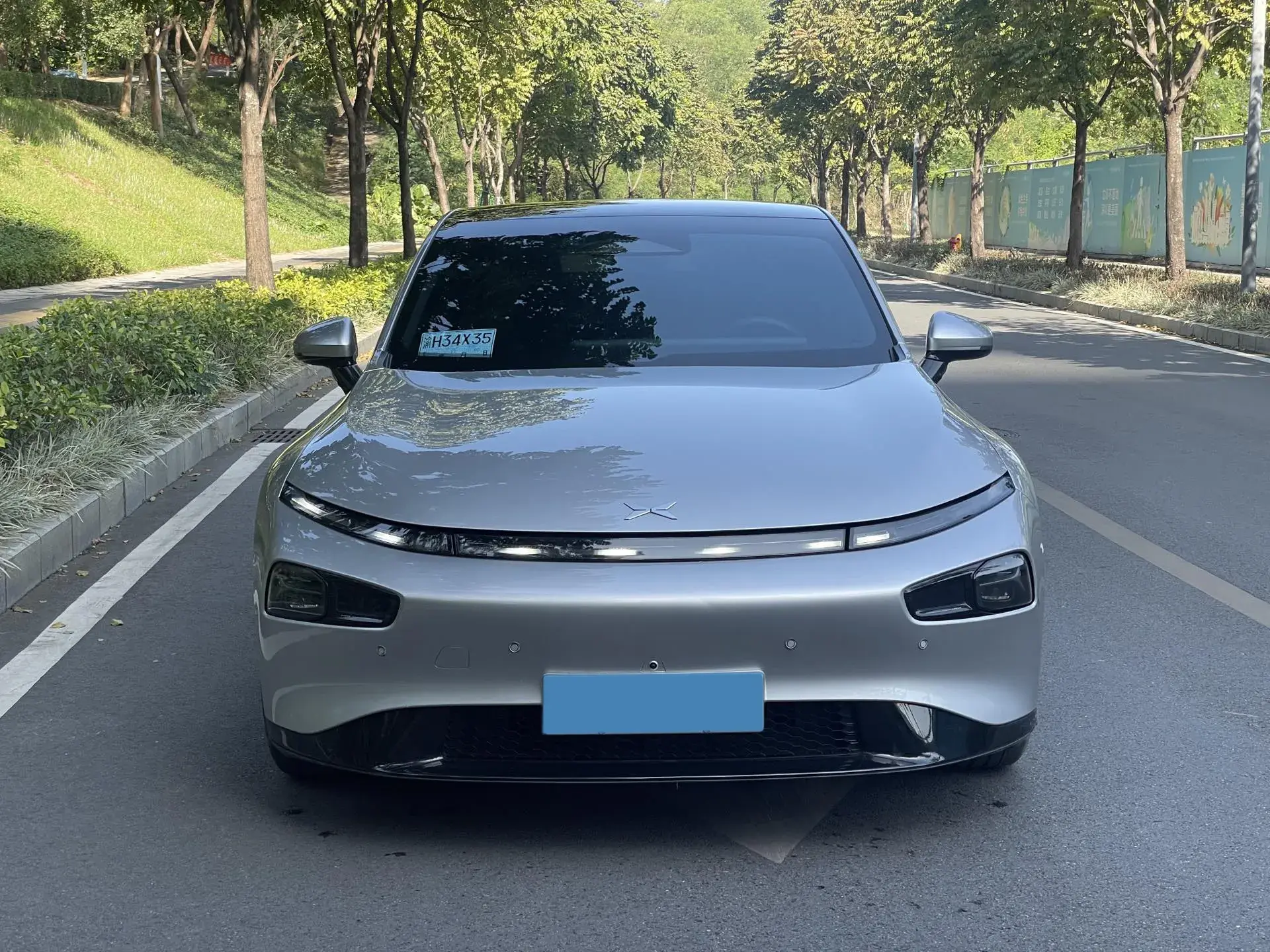 2023 XPENG P7 thumbnail 2