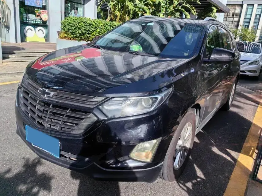 2018 CHEVROLET EQUINOX view 1