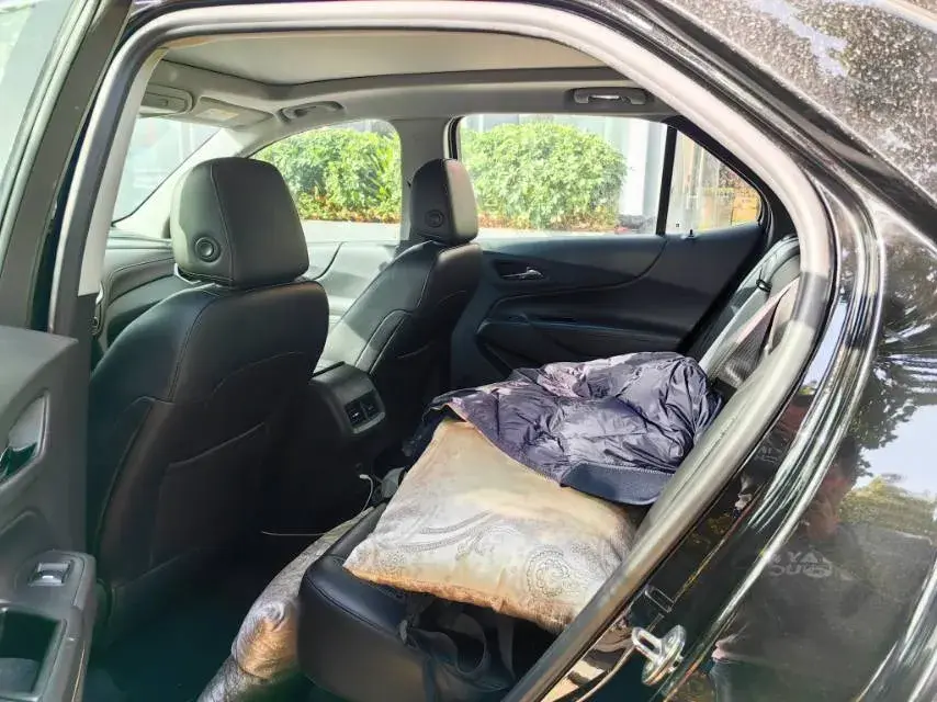 2018 CHEVROLET EQUINOX thumbnail 3