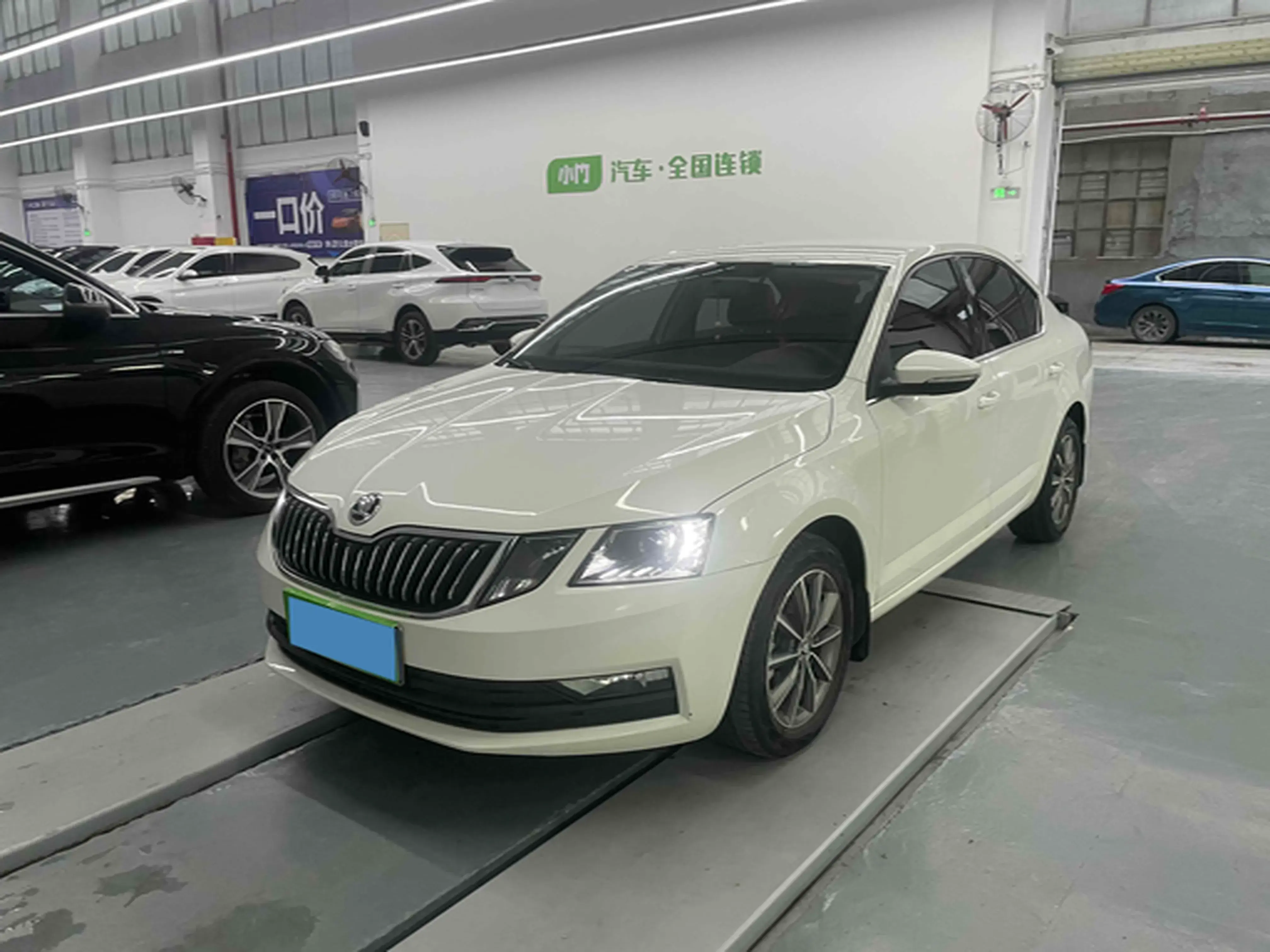 2022 SKODA OCTAVIA view 1