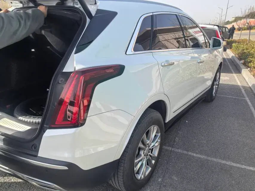2021 CADILLAC XT5 thumbnail 3