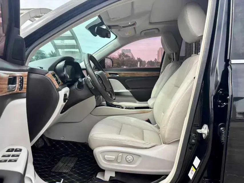 2017 GAC TRUMPCHI thumbnail 4