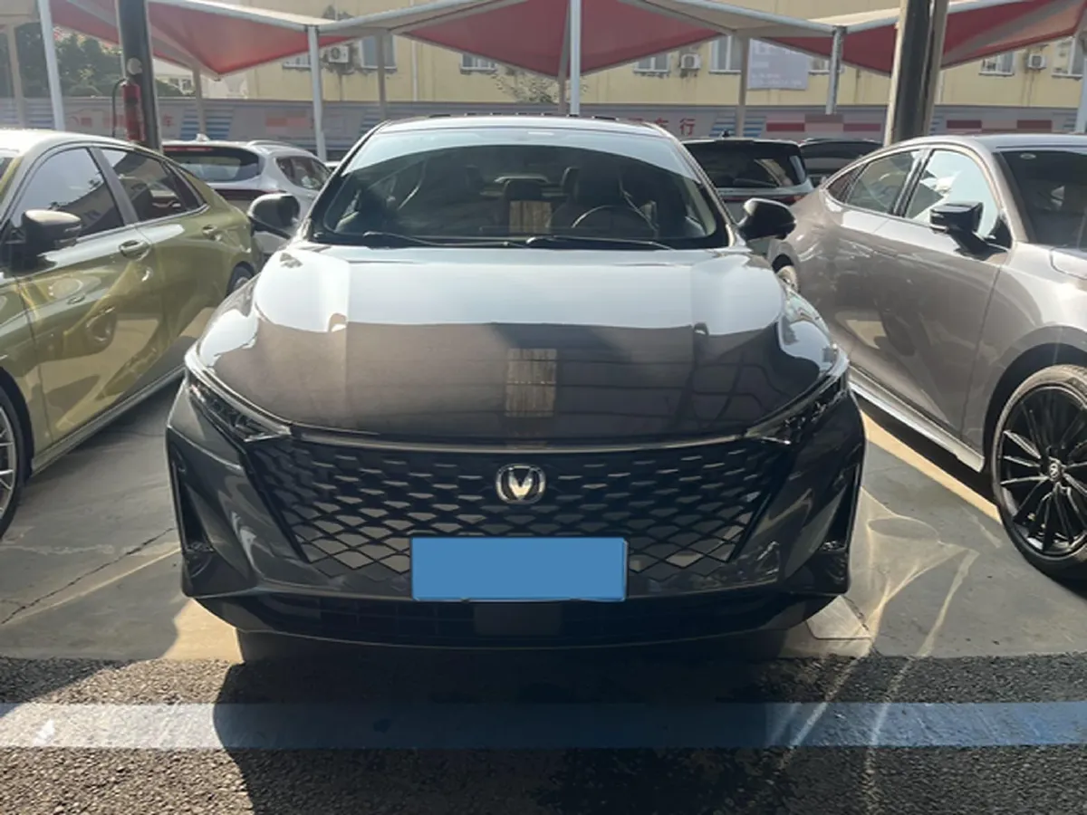 2023 ChangAn Raeton Plus 1.5T 188HP L4 7DCT,autocango,china used car exporter,china ev exporter,chinese used car exporter,chinese used ev exporter