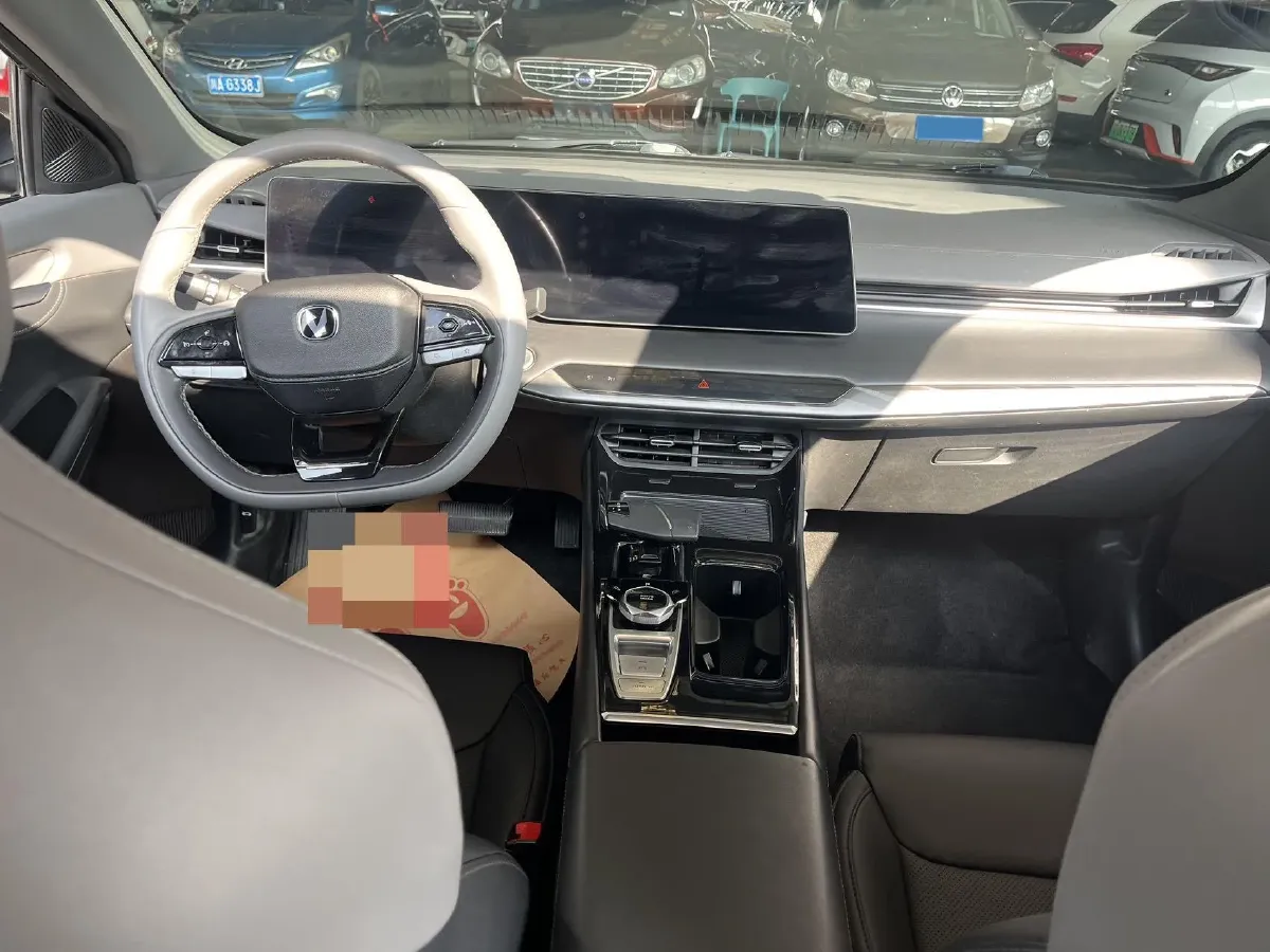 2023 ChangAn Raeton Plus 1.5T 188HP L4 7DCT,autocango,china used car exporter,china ev exporter,chinese used car exporter,chinese used ev exporter