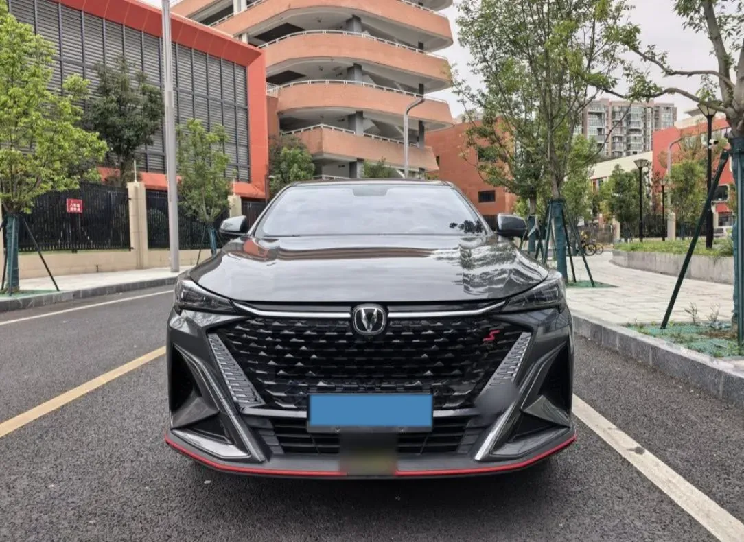 2024 ChangAn X5 PLUS 1.5T 188HP L4 7DCT,autocango,china used car exporter,china ev exporter,chinese used car exporter,chinese used ev exporter