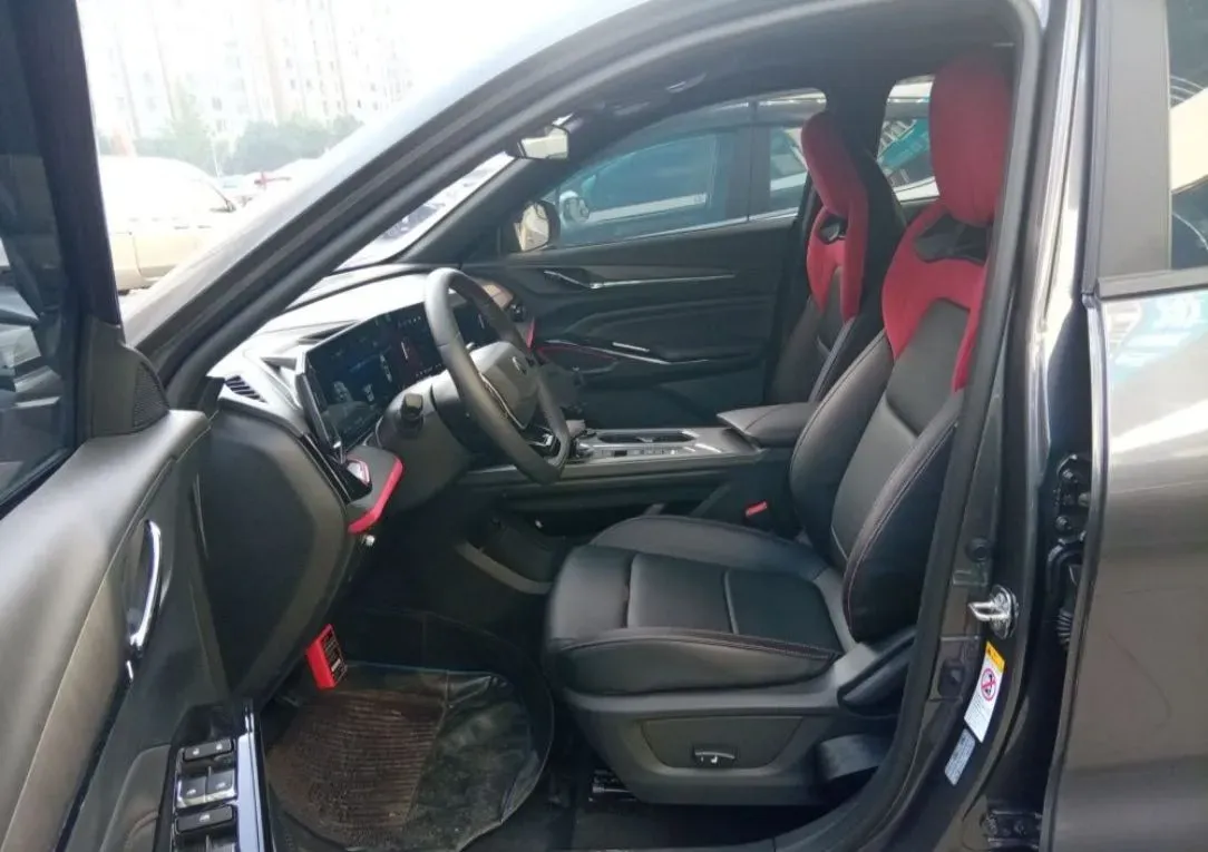 2024 ChangAn X5 PLUS 1.5T 188HP L4 7DCT,autocango,china used car exporter,china ev exporter,chinese used car exporter,chinese used ev exporter