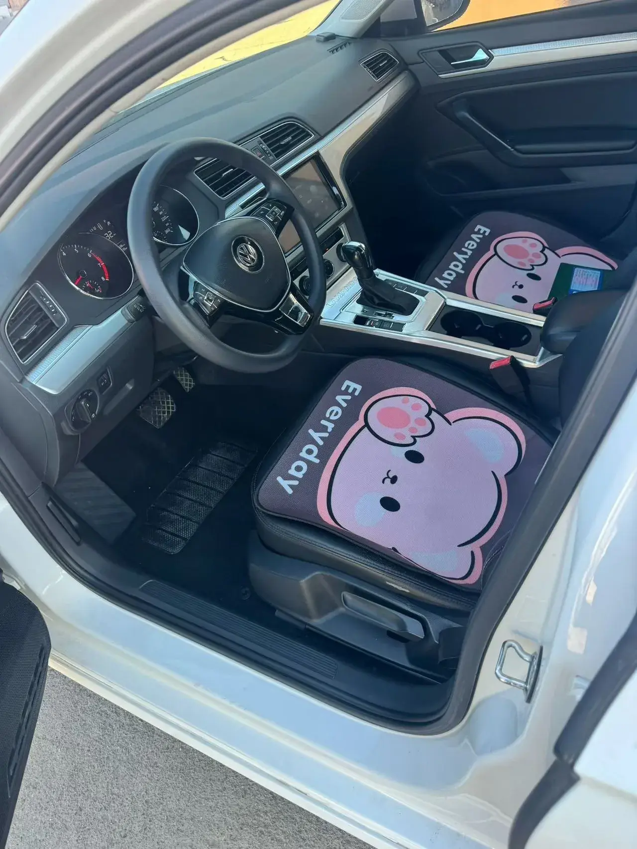 2018 VOLKSWAGEN LAMANDO thumbnail 2