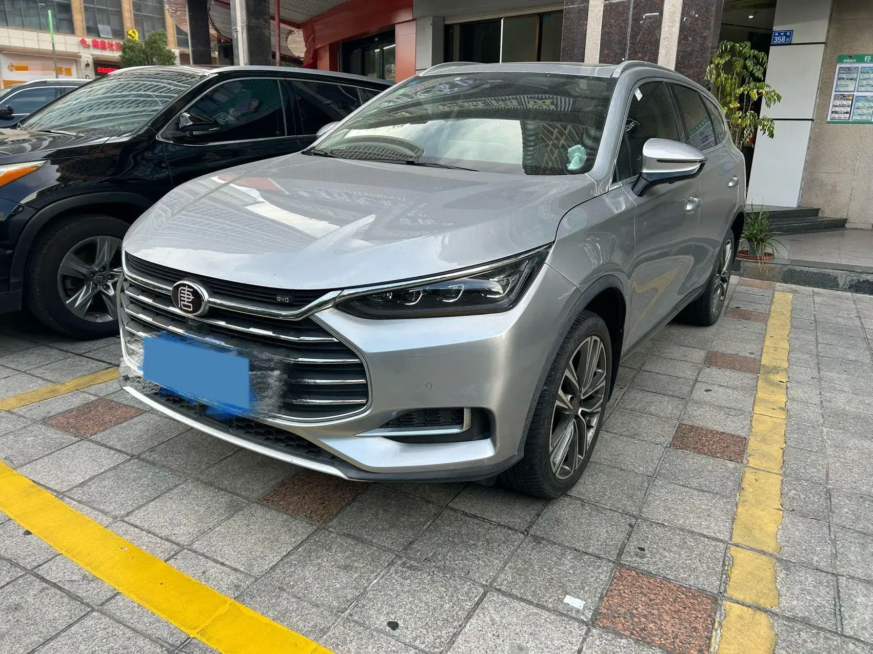 2019 BYD TANG view 1