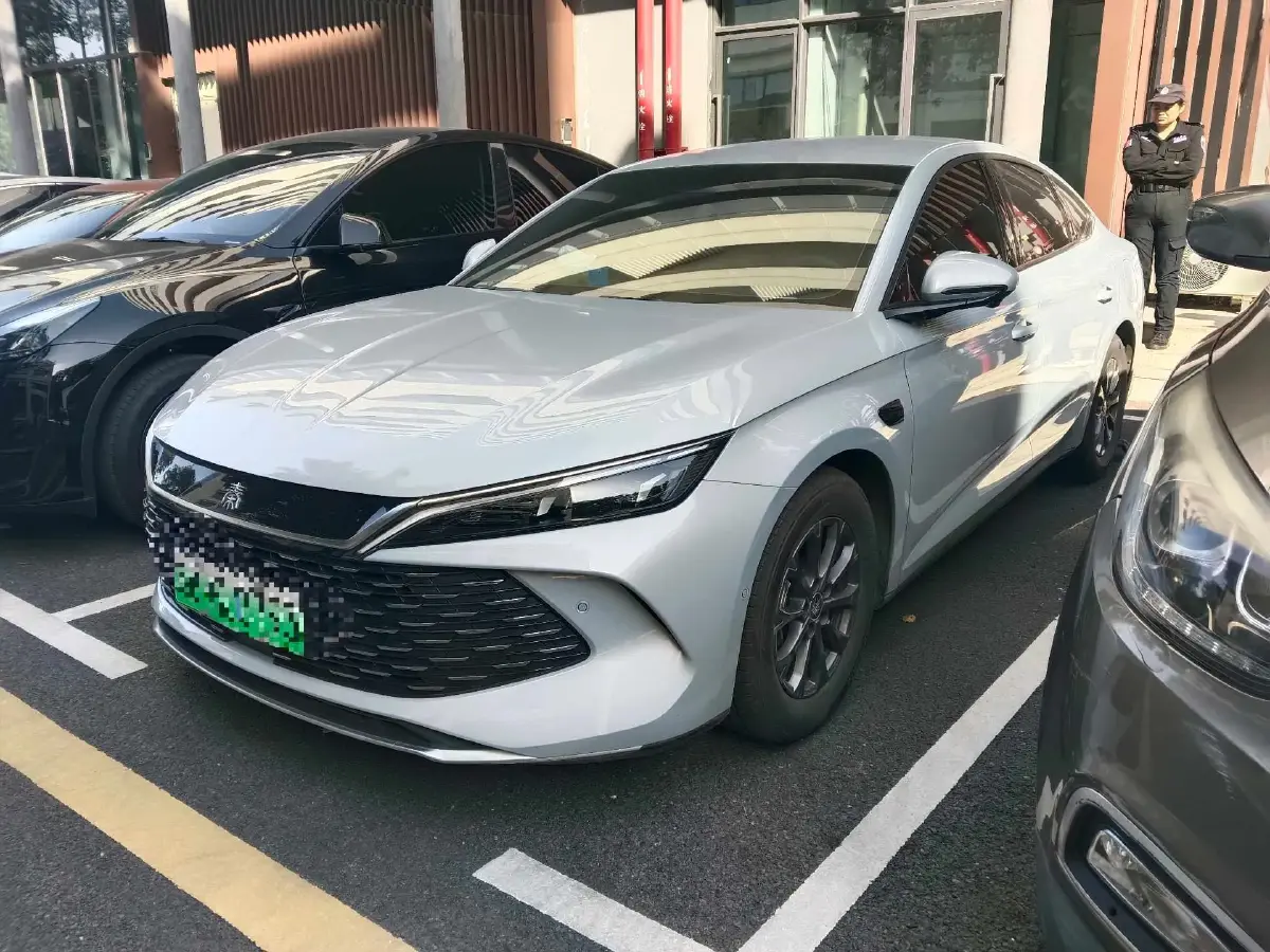 2025 BYD QinL 1.5L 101HP L4 E-CVT PHEV 10.08KWH