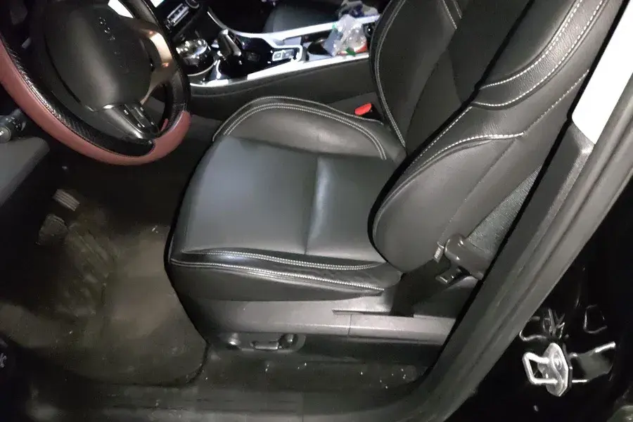 2017 LYNK&CO 01 thumbnail 4