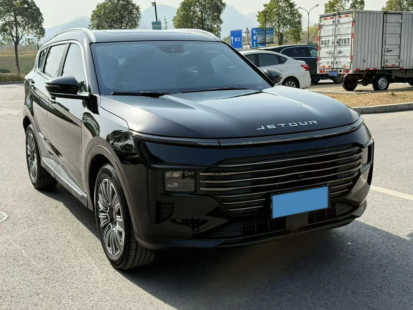 2025 JETOUR X70 thumbnail 3