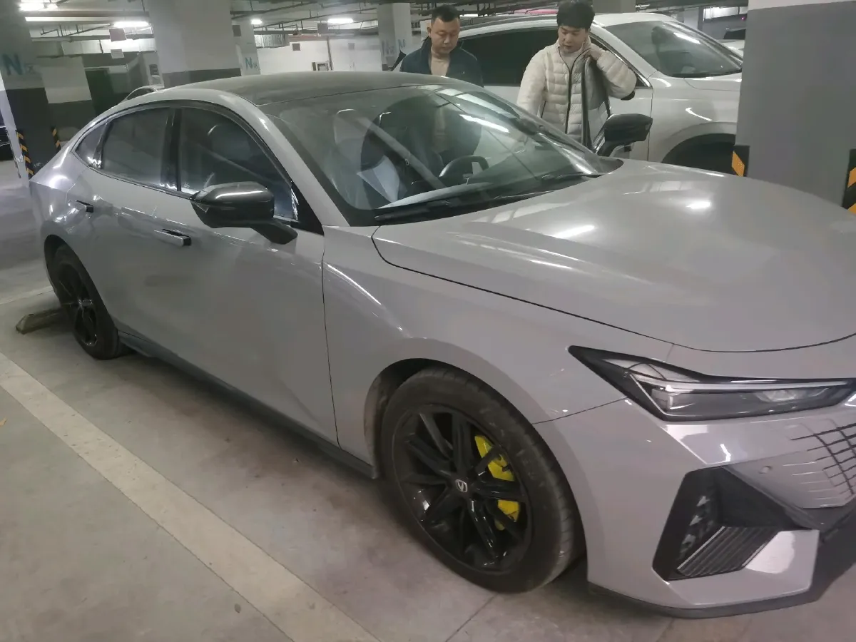 2022 ChangAn UNI-V 1.5T 188HP L4 7DCT,autocango,china used car exporter,china ev exporter,chinese used car exporter,chinese used ev exporter