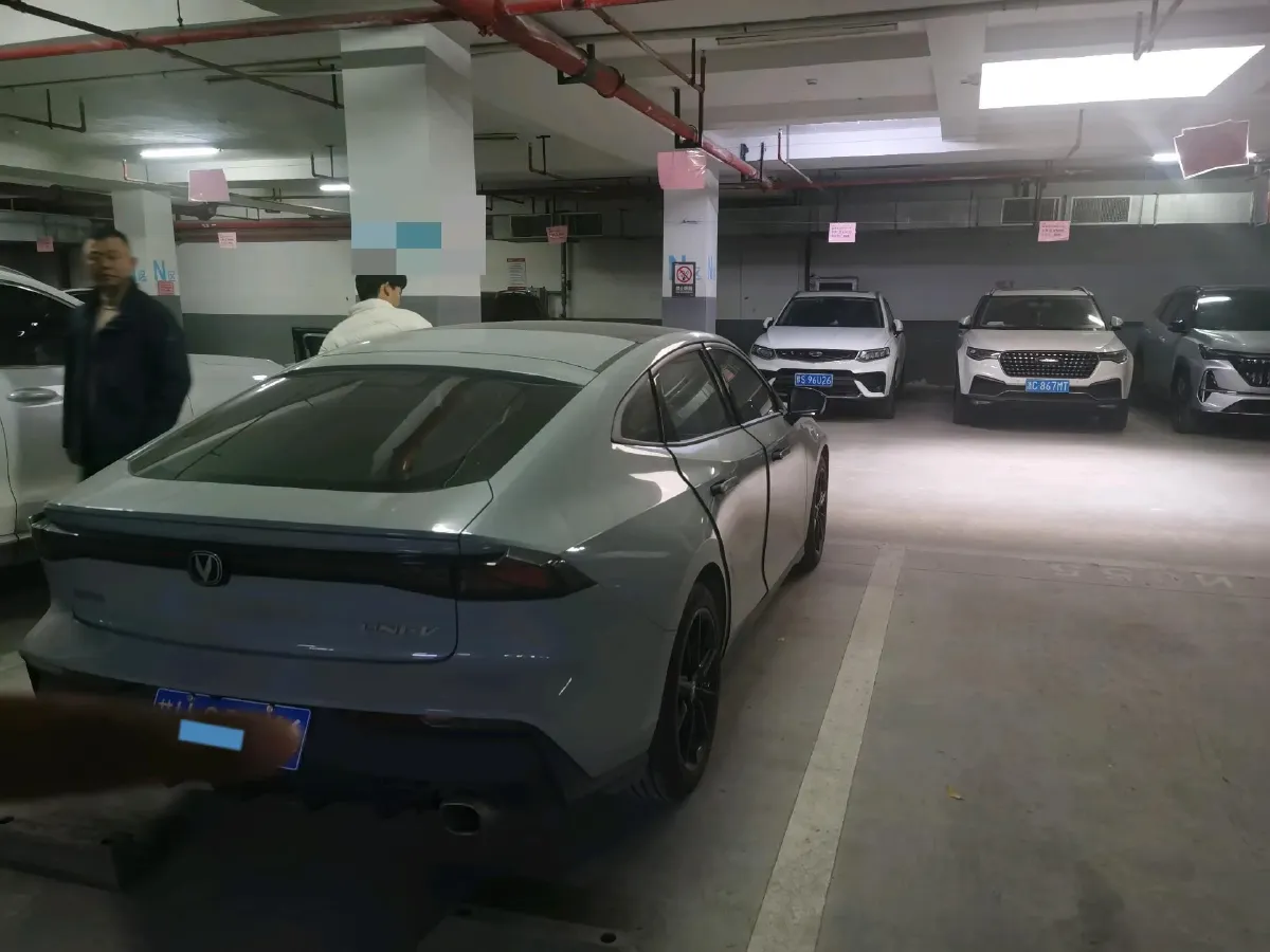 2022 ChangAn UNI-V 1.5T 188HP L4 7DCT,autocango,china used car exporter,china ev exporter,chinese used car exporter,chinese used ev exporter