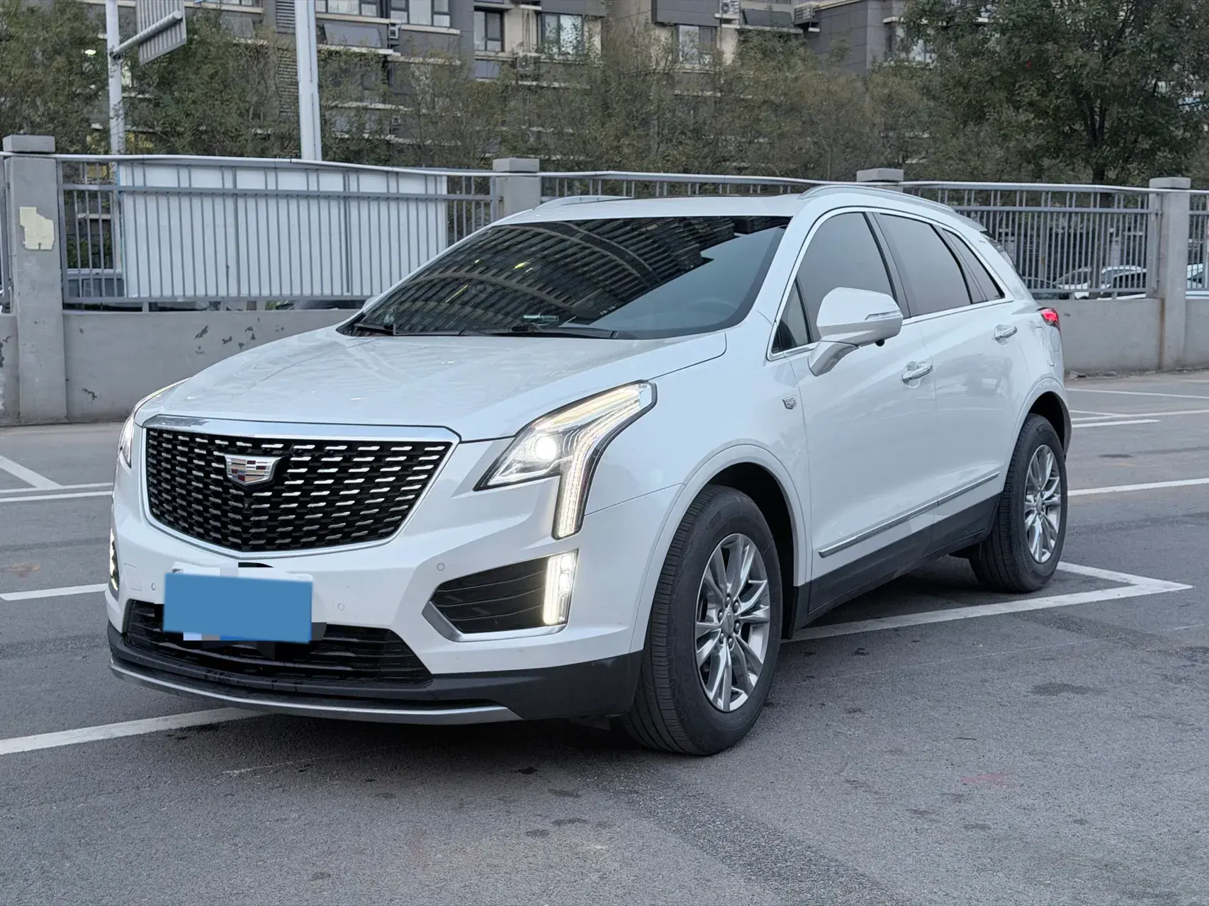 2021 CADILLAC XT5 view 1