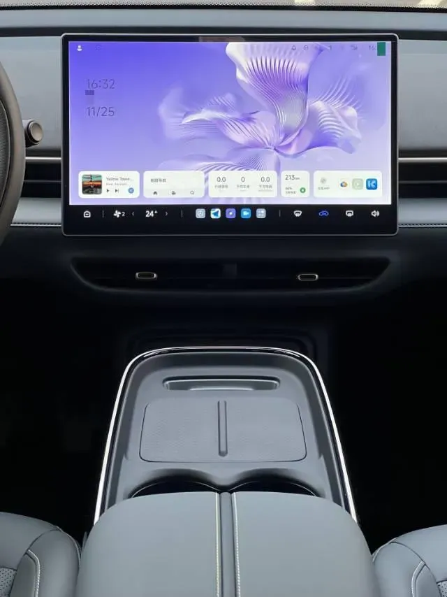 2025 ARCFOX T1 BEV,autocango,china used car exporter,china ev exporter,chinese used car exporter,chinese used ev exporter