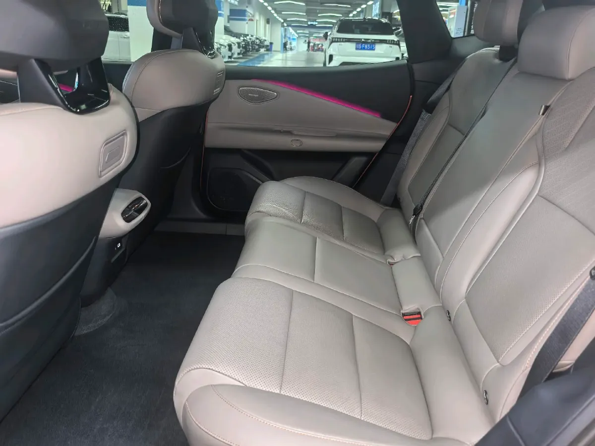 2025 LYNK&CO Z10 BEV 95KWH,autocango,china used car exporter,china ev exporter,chinese used car exporter,chinese used ev exporter