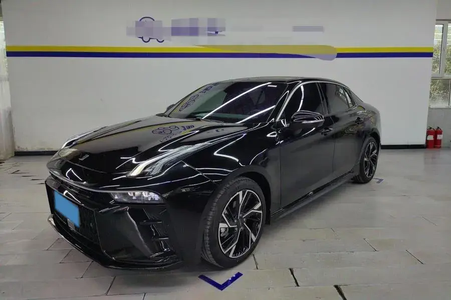 2025 LYNK&CO 03 view 1