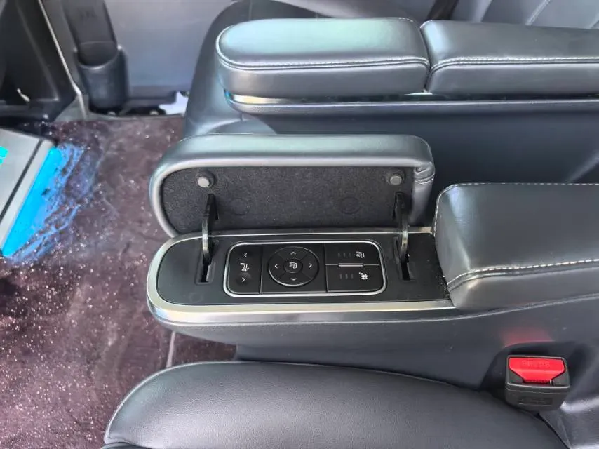 2021 GAC Trumpchi M8 2.0T 252HP L4 8AT,autocango,china used car exporter,china ev exporter,chinese used car exporter,chinese used ev exporter