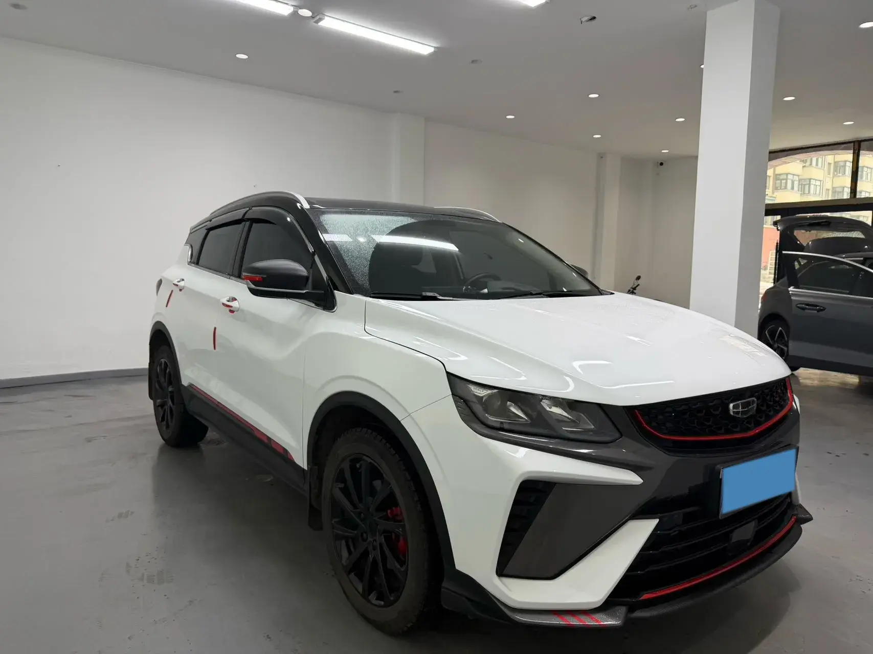 2021 GEELY COOLRAY thumbnail 3