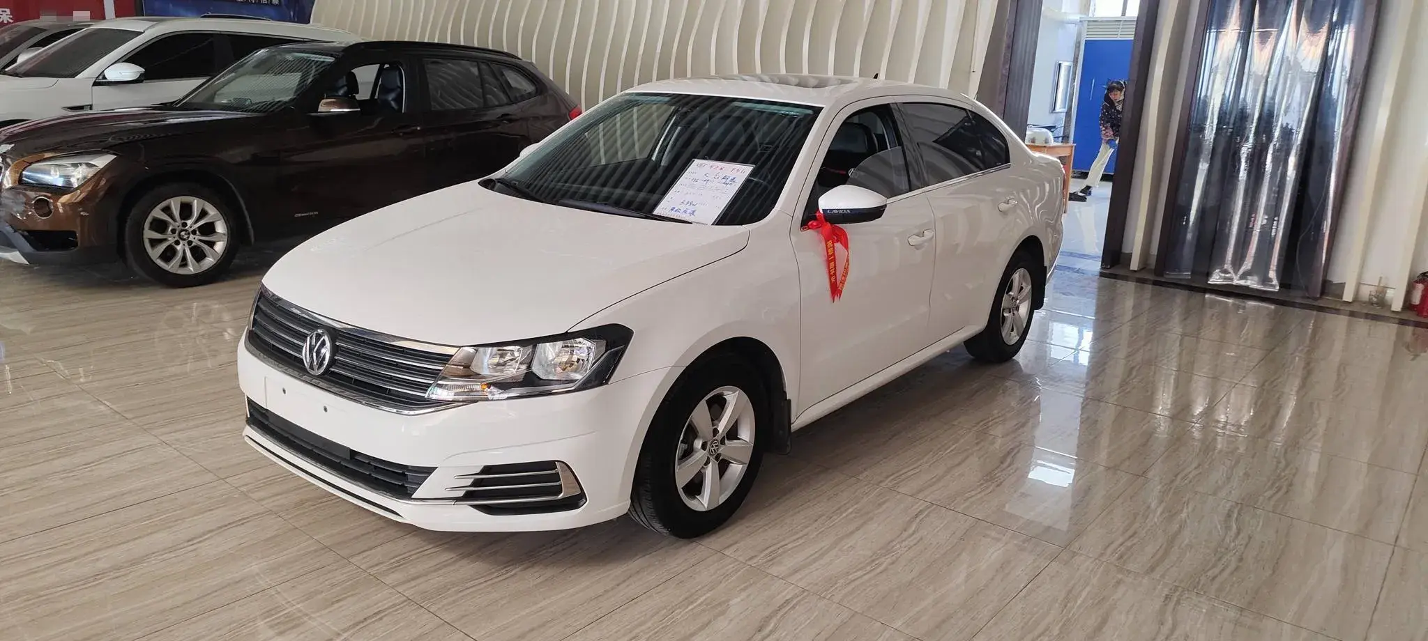 2019 VOLKSWAGEN LAVIDA view 1