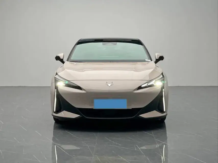 2024 ARCFOX ΑS5 thumbnail 2