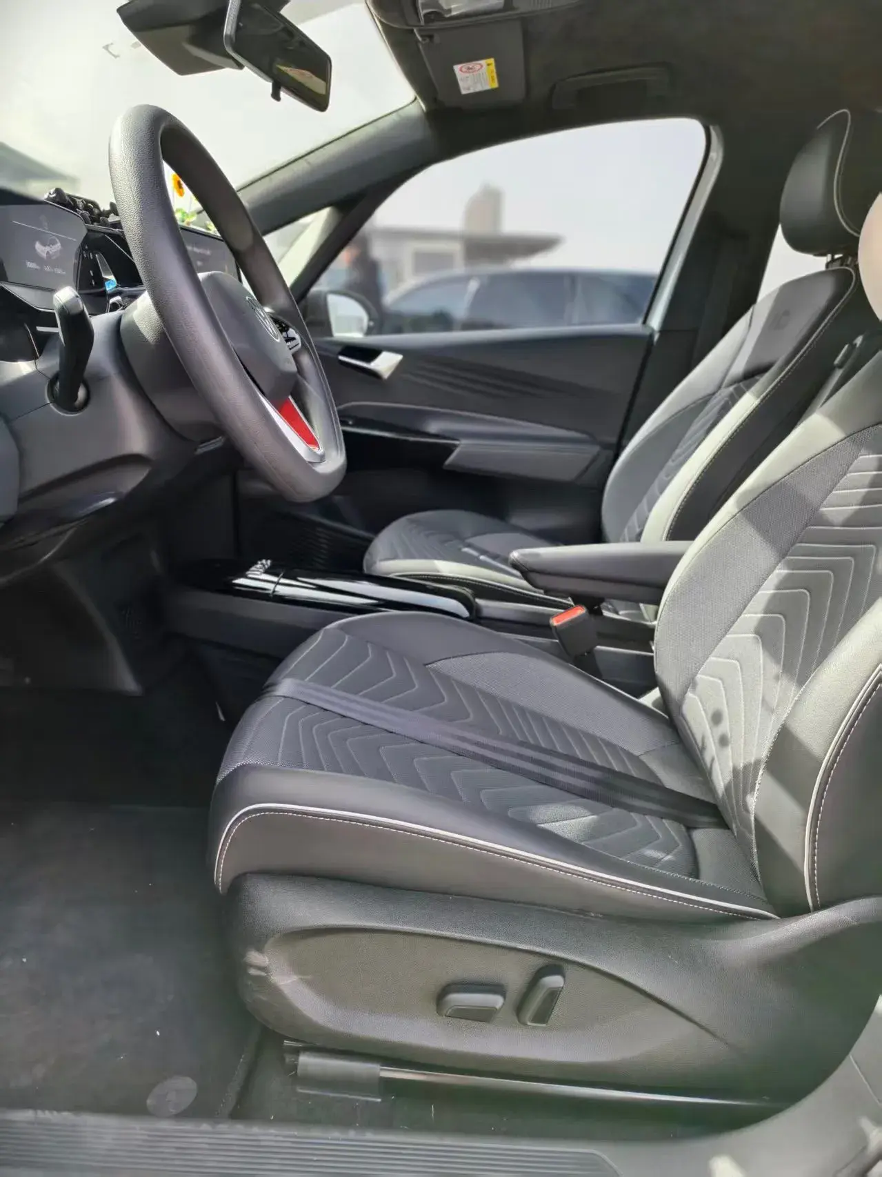 2023 VOLKSWAGEN ID.3 thumbnail 4