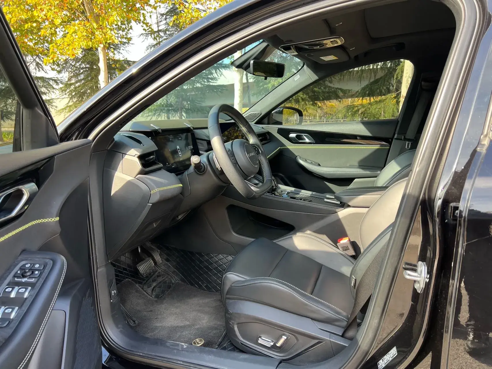 2023 LYNK&CO 03 thumbnail 4